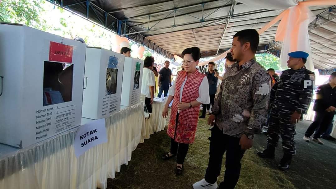 Pj. Bupati Ikut Simulasi Pemungutan Suara di KPU Kab. Sangihe