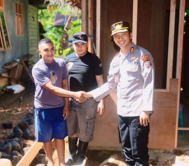 Polres Sangihe Bedah Rumah Warga Dalam Rangka Memperingati Hari Bhayangkara Ke – 78 Tahun