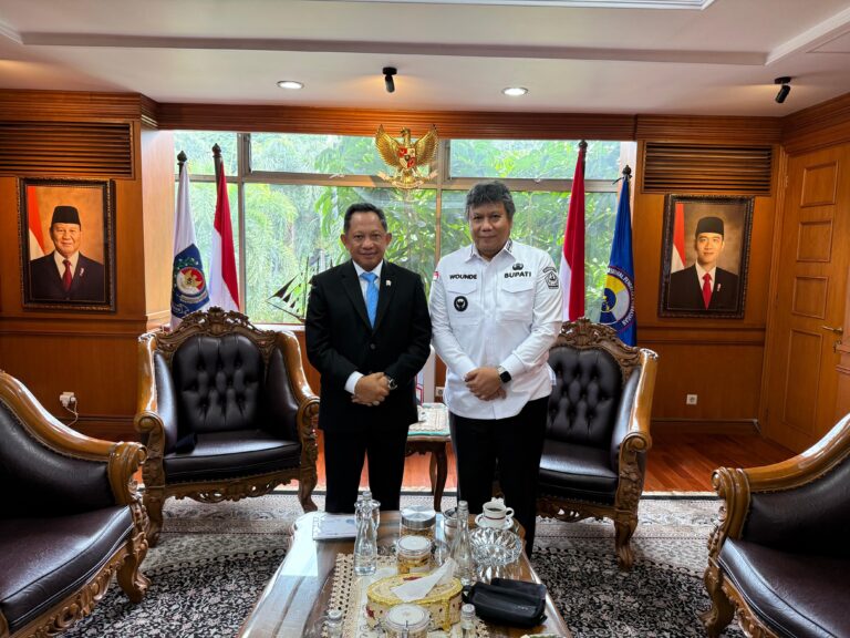 Pj. Bupati Sangihe Bahas Reformasi Birokrasi dan Relaksasi Dana PEN Bersama Mendagri