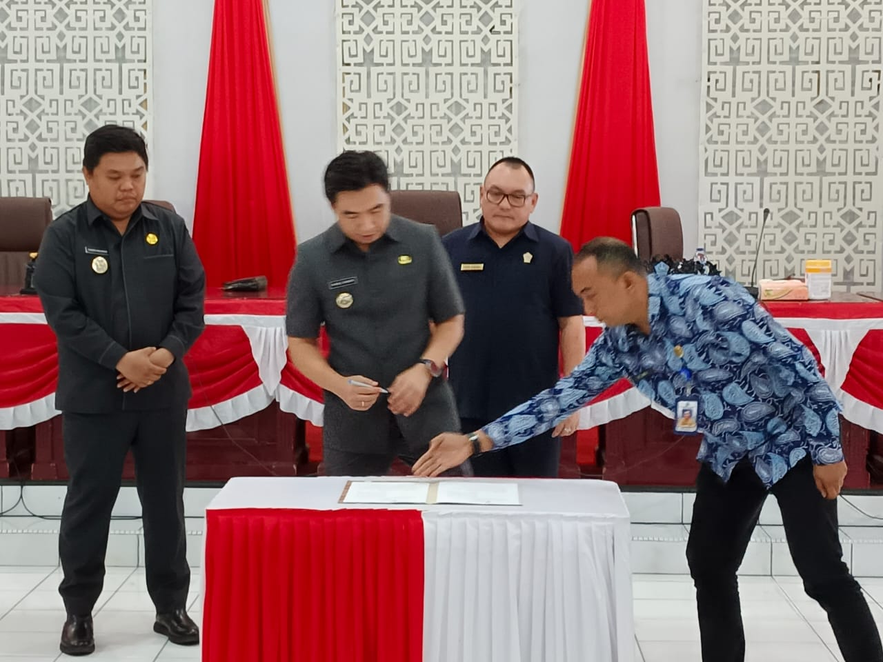 Transparansi Pemerintah: Bupati Sangihe Paparkan LKPJ 2024 di Hadapan DPRD
