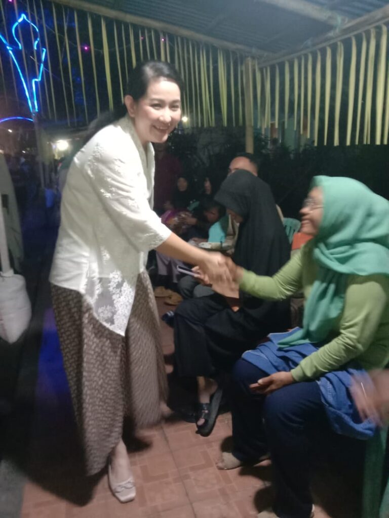 Ketua TP PKK Hadiri Perayaan Lebaran Ketupat dan Halal Bi Halal di Kampung Petta Barat, Tabukan Utara