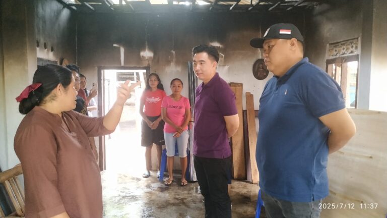 Bupati dan Wakil Bupati Sangihe Kunjungi Korban Kebakaran di Tahuna, Serahkan Bantuan Kemanusiaan